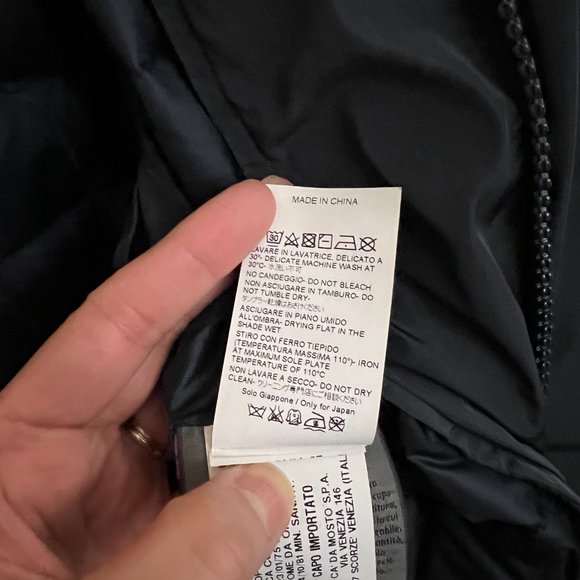 Reversible Down Jacket - Picture 15 of 16